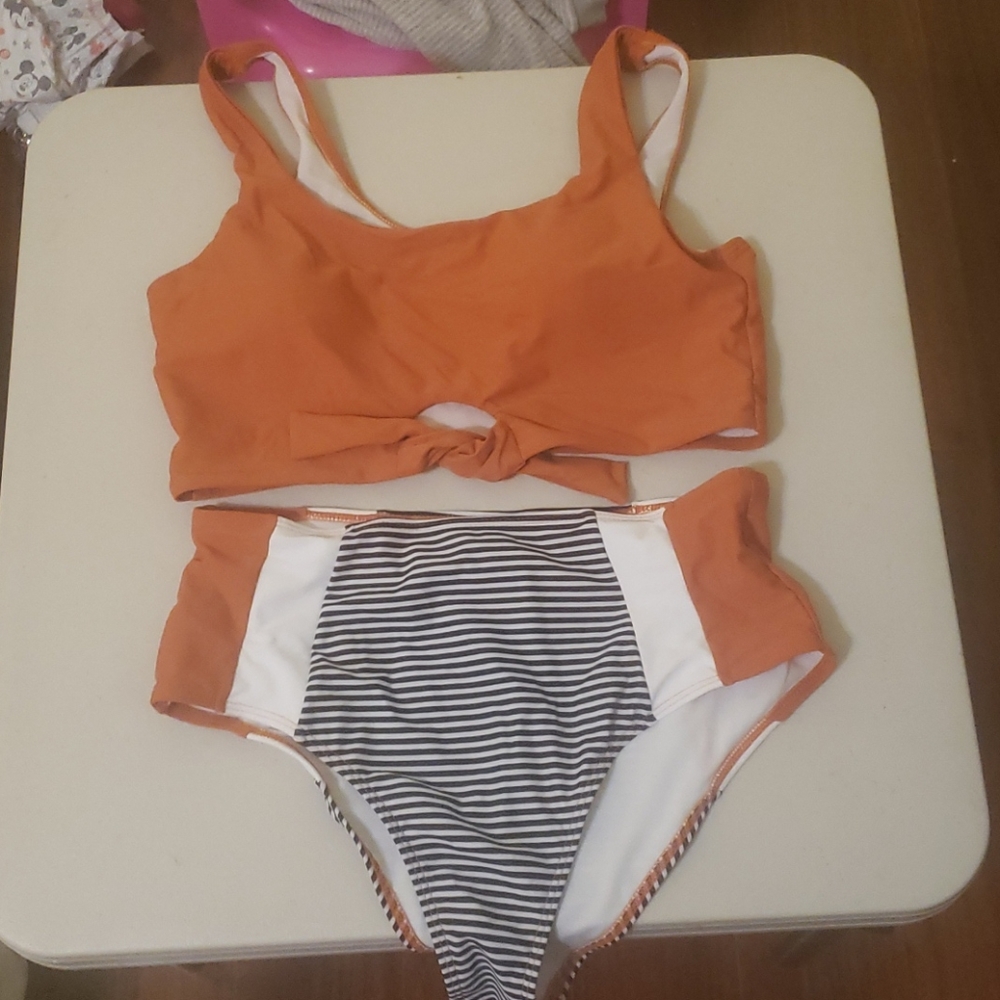 Bathing suit